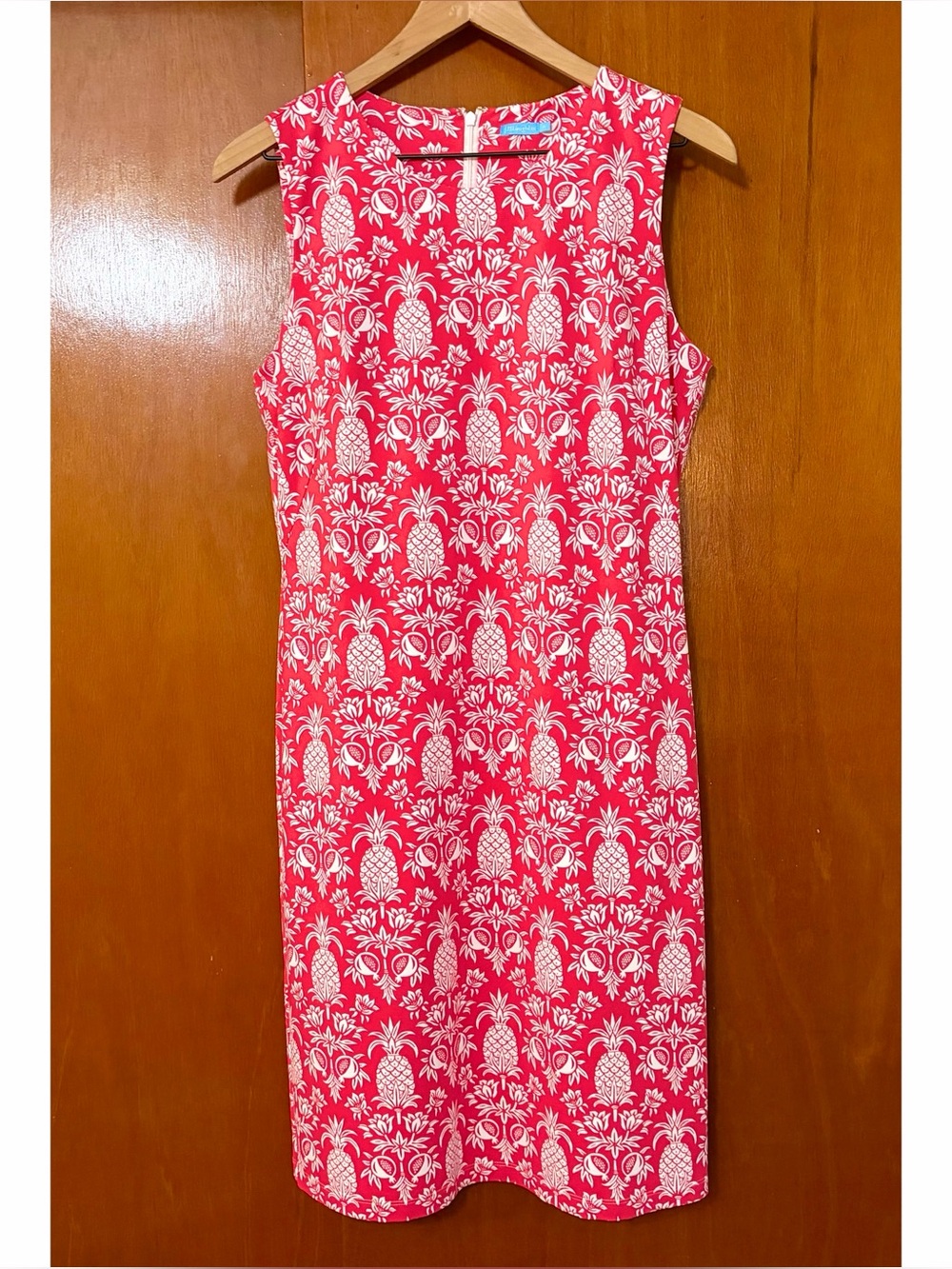 J. McLaughlin Sleeveless Dress Catalina Cloth
Red Pineapple Print Sheath - Picture 2 of 11